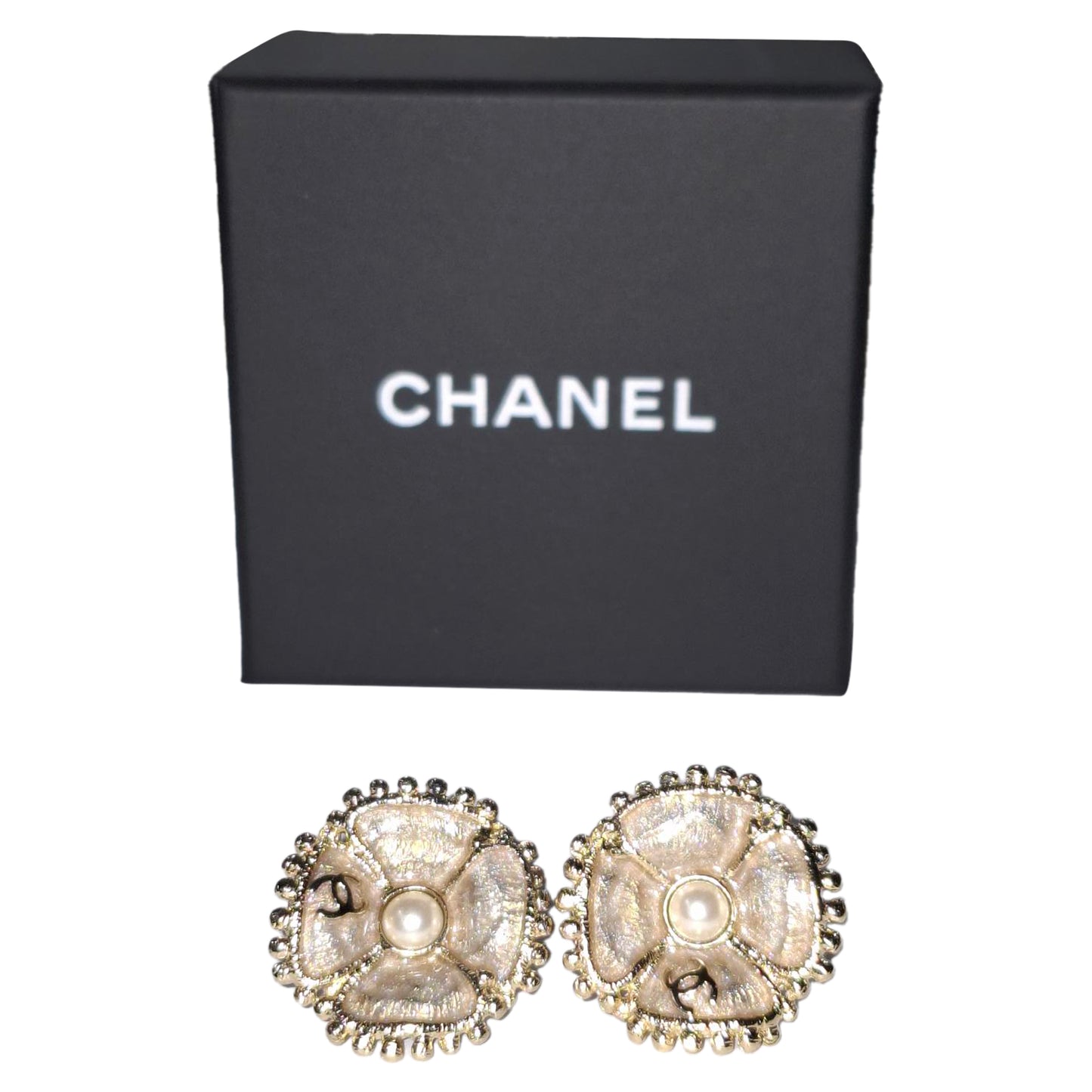 Chanel earring