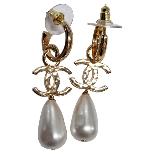 Chanel earring